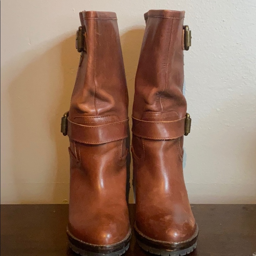 3/4 buckled brown Donald jpliner boots